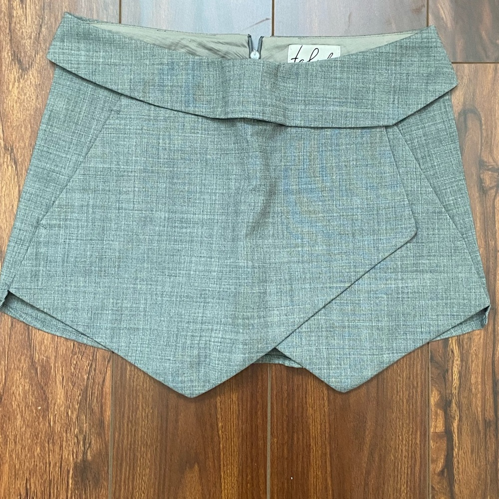 Aritzia Talula Shorts - 0